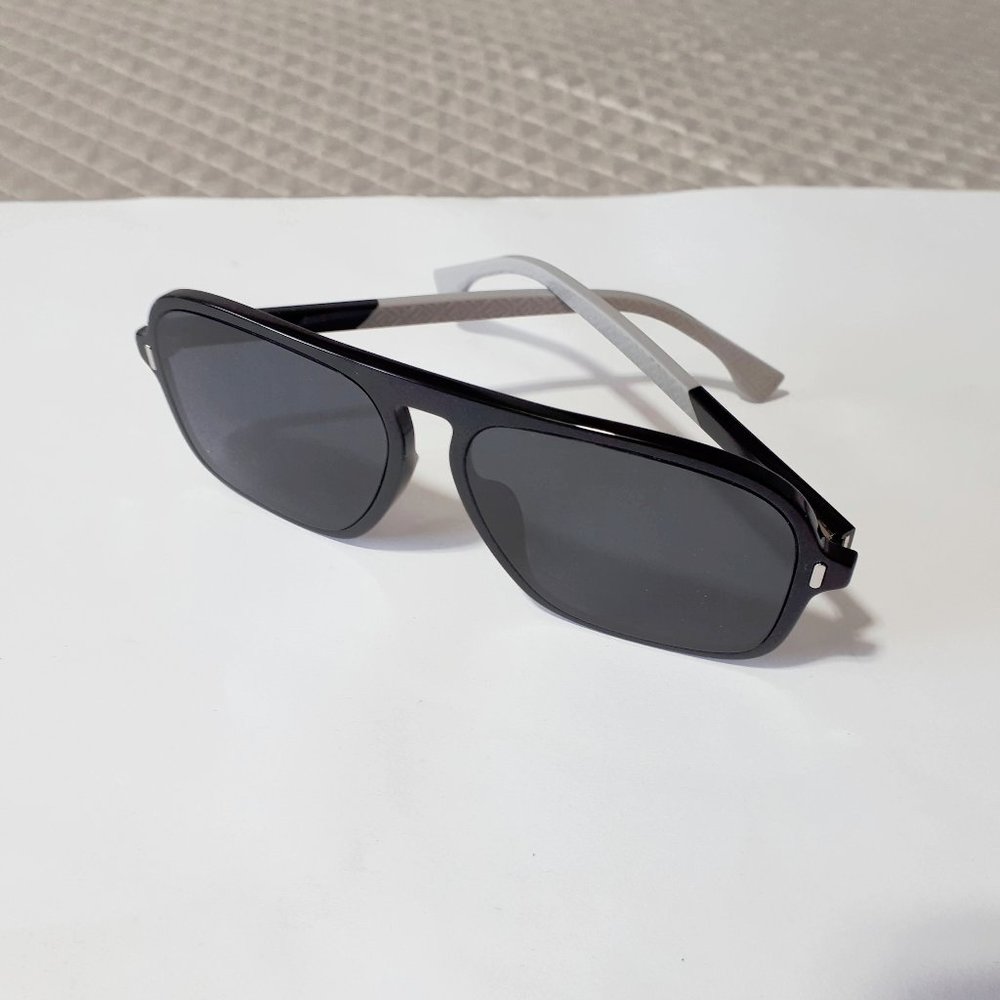 /*S/ NWOT Fendi aviator-like black & grey frame black tinted lens sunglasses - Picture 7 of 10